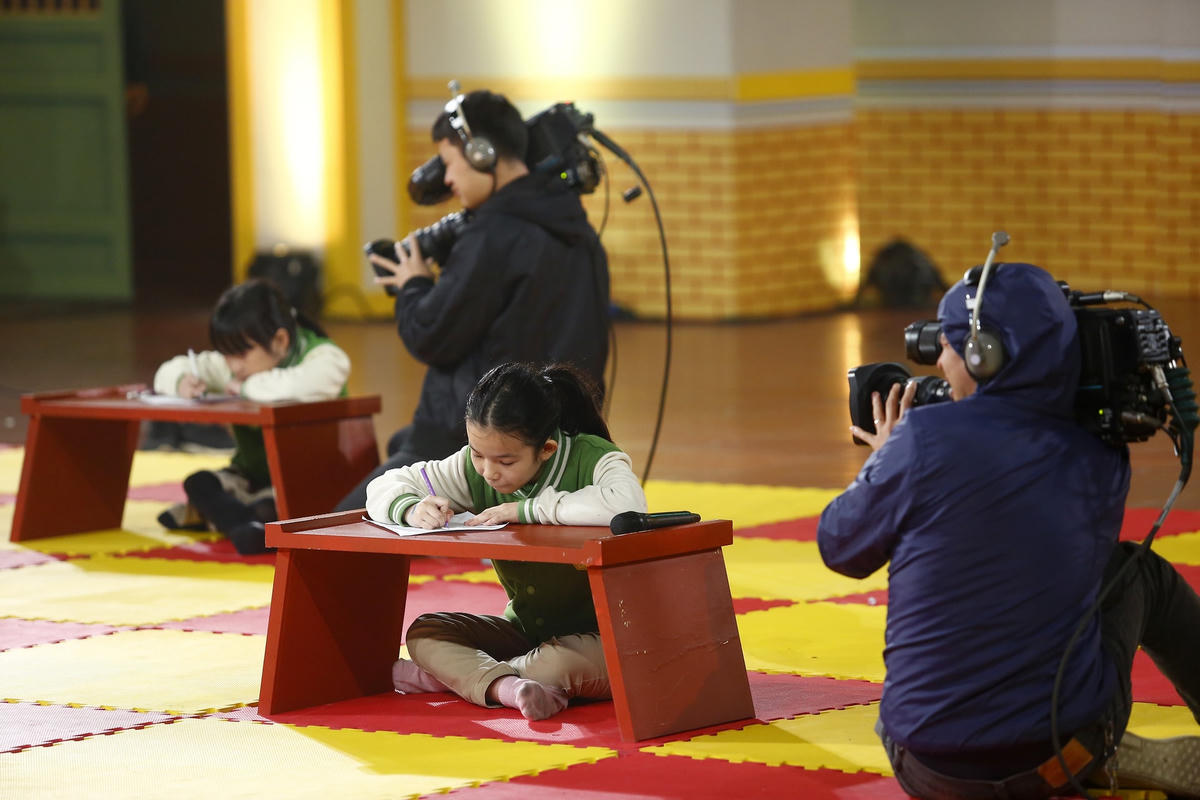Tổ chức ghi hình chương trình "Trạng nguyên nhí".