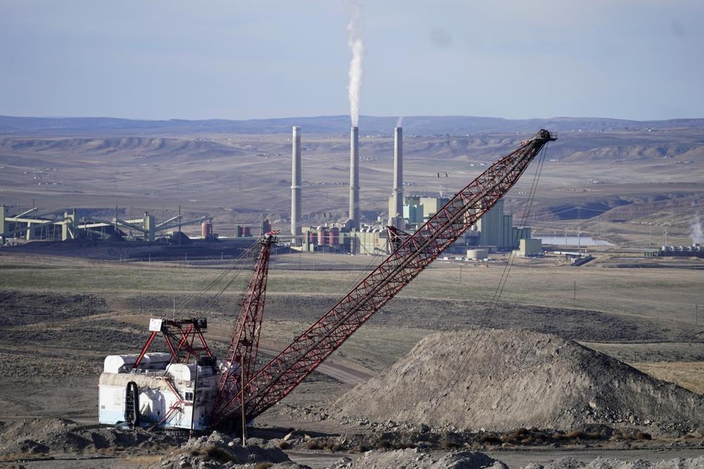 Máy xúc khai thác than tại mỏ Trapper Mine ở thị trấn Craig, bang Colorado, Mỹ. Ảnh: AP.