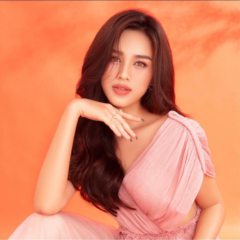 Đỗ Thị Hà "đánh bại" rất nhiều mỹ nhân để có mặt trong top 13 Top Model.