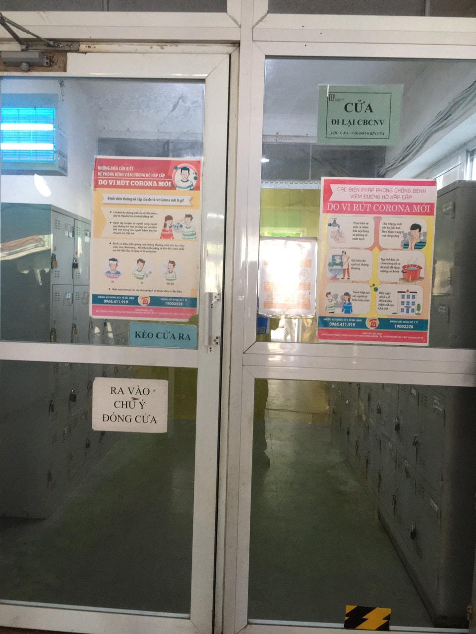 Quy định phòng chống dịch được bố trí nhiều nơi để nâng cao tinh thần, không lơ là chủ quan, đảm bảo sản xuất trong điều kiện dịch bệnh.