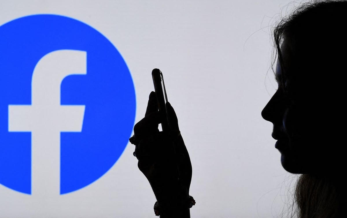Một số người trẻ đã tắt Facebook hoàn toàn. Ảnh: The Guardian.