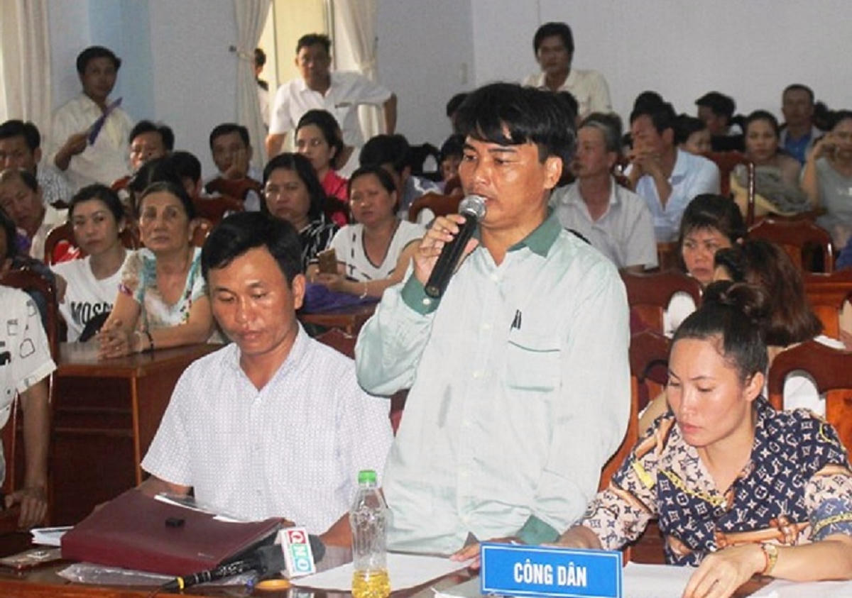 Ông Nguyễn Quang Sơn (trú quận Liên Chiểu, TP Đà Nẵng) phát biểu trong buổi tiếp công dân.