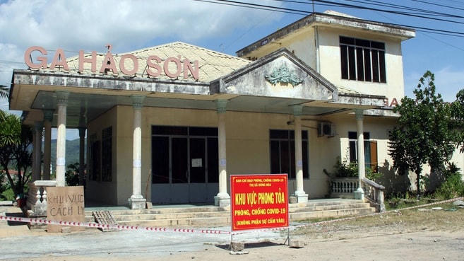 Nhà ga Hảo Sơn ở thị xã Đông Hòa bị phong tỏa vì có F0 đến làm việc.