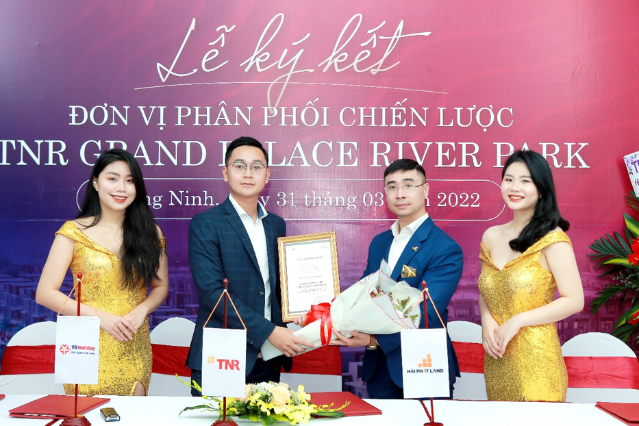 TNR Holdings Vietnam ký kết cùng đối tác phân phối chiến lược tại Quảng Ninh