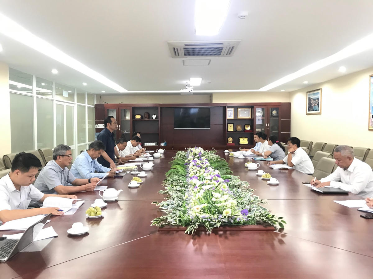 Quang cảnh buổi làm việc.