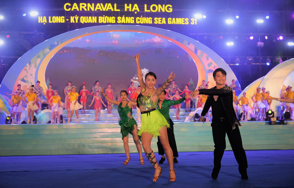 [Ảnh] Carnaval Hạ Long 2022: 'Châm ngòi' bùng nổ du lịch Quảng Ninh dịp 30-4 và 1-5