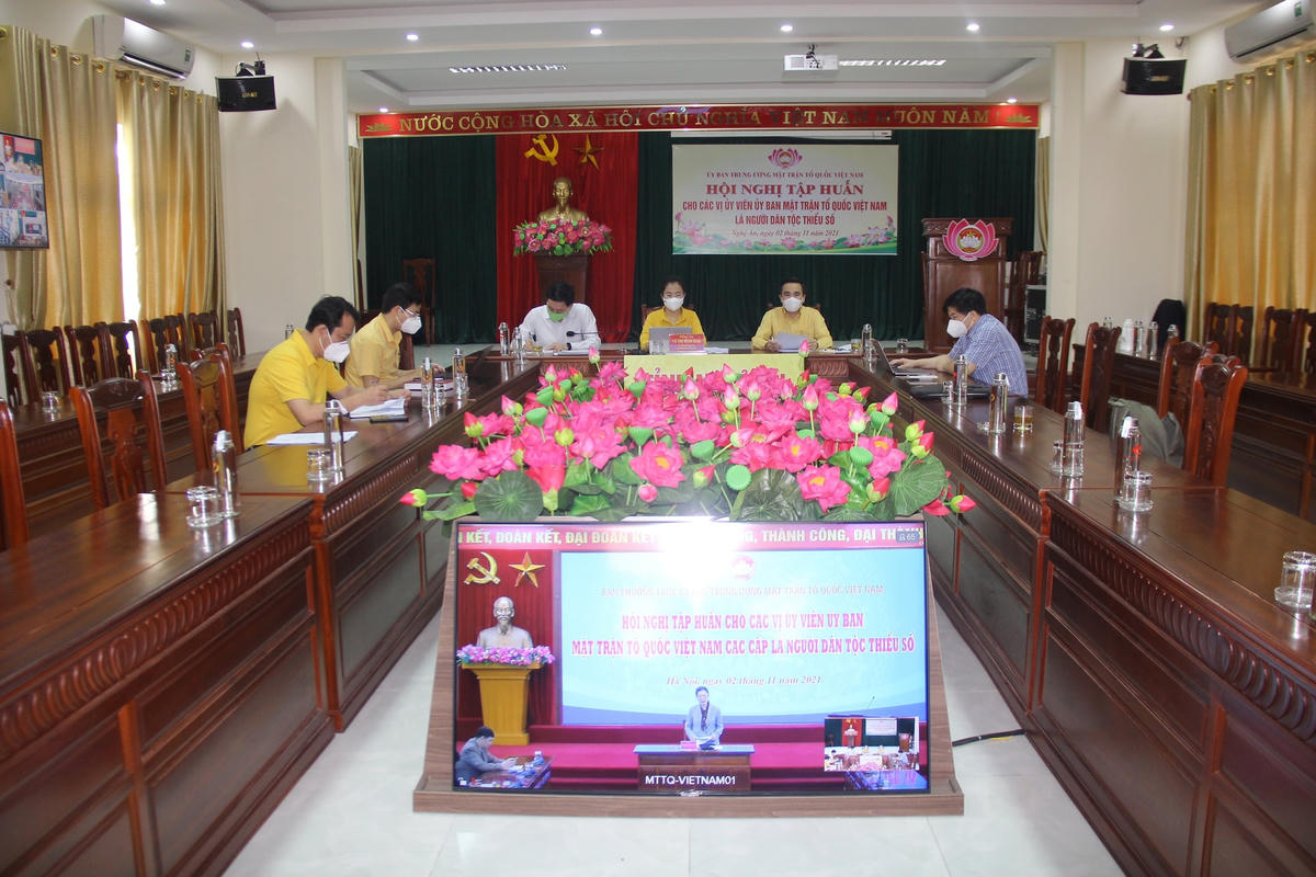 Các đại biểu tham dự Hội nghị tại điểm cầu trực tuyến các địa phương.