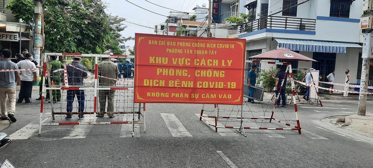 Quận 7 tạm thời phong tỏa khu vực nhân viên Bệnh viện Bệnh Nhiệt đới nhiễm Covid-19 sinh sống.
