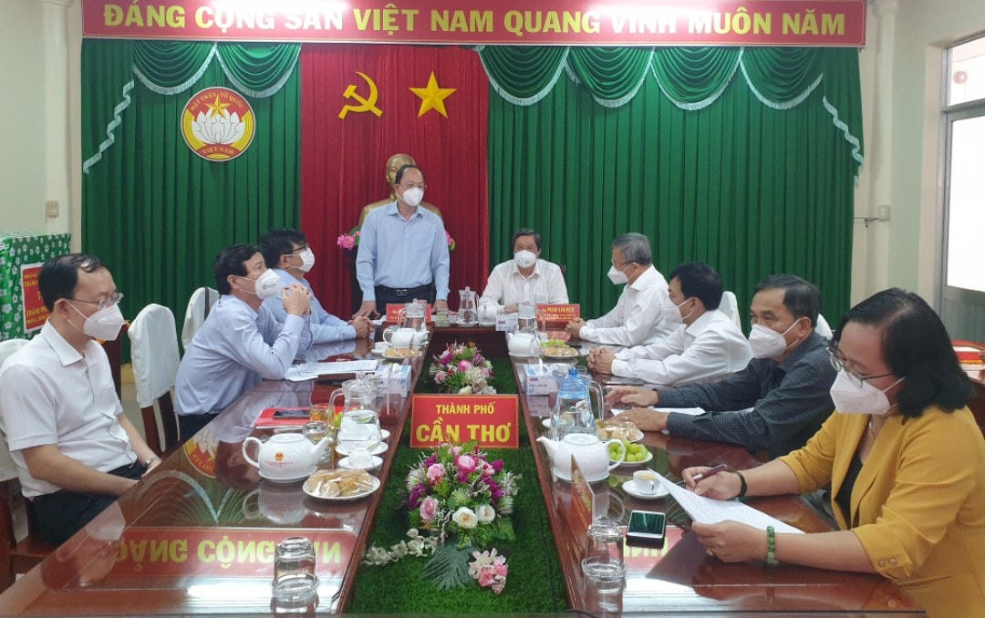 Phó Bí thư Thành ủy TP Hồ Chí Minh Nguyễn Hồ Hải phát biểu tại buổi làm việc.