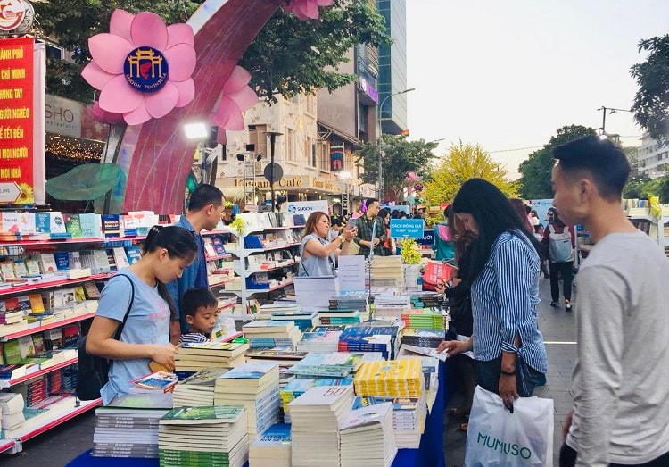 Lễ hội đường sách Tết 2021