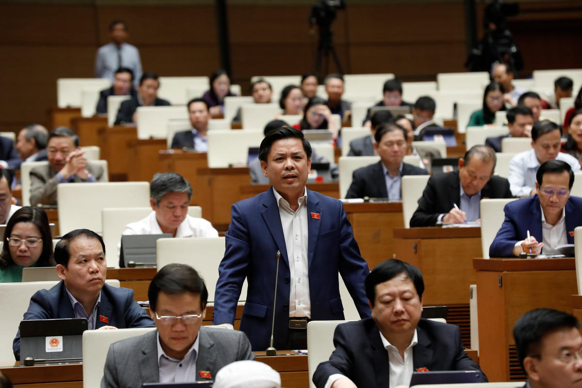 Bộ trưởng Bộ GTVT Nguyễn Văn Thể: Đường sắt đô thị là hướng đột phá để giải quyết tình trạng ùn tắc giao thông ở những thành phố lớn. Việc này cần có sự vào cuộc của Chính phủ, Quốc hội.