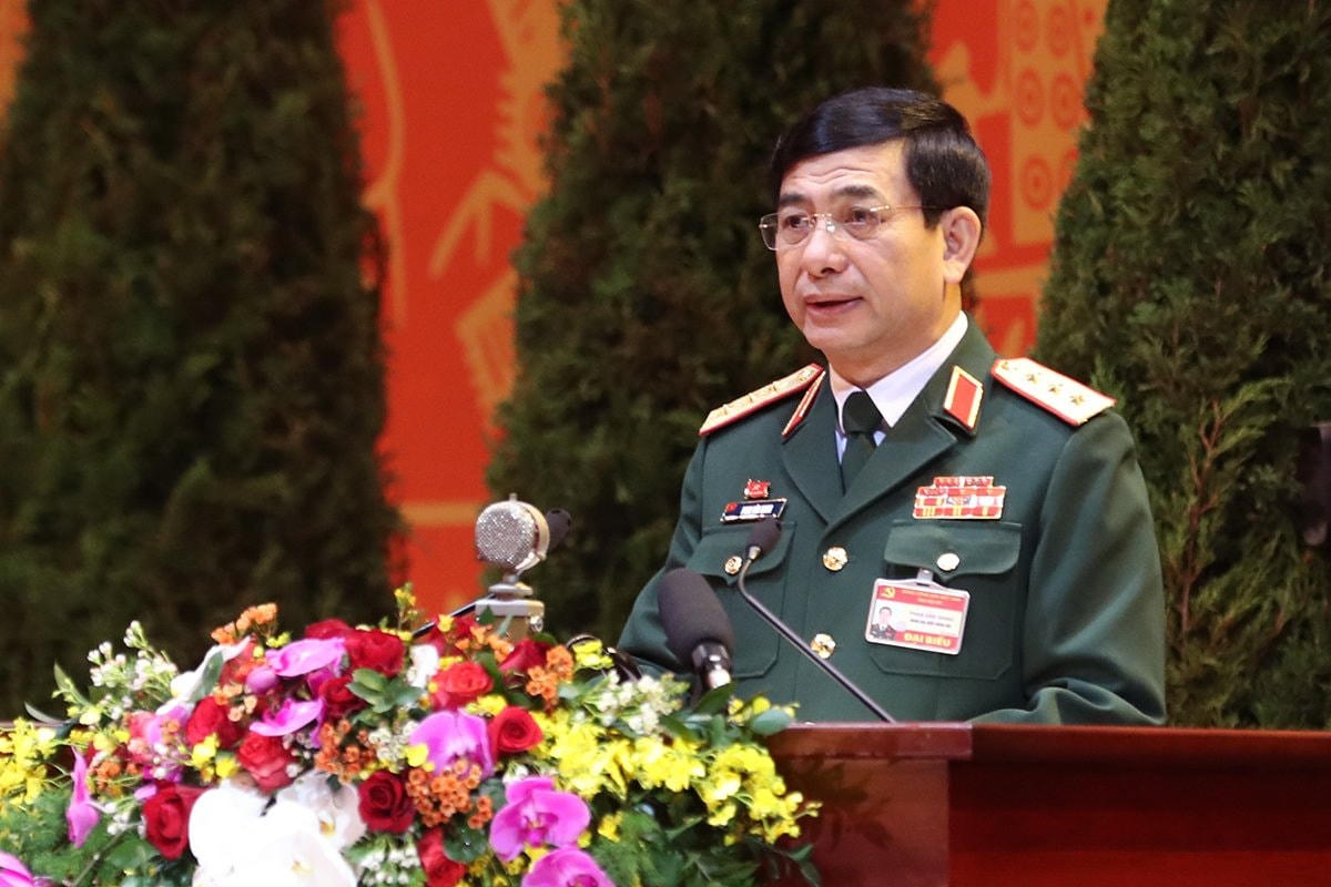 Thượng tướng Phan Văn Giang phát biểu tham luận tại Đại hội XIII của Đảng.
