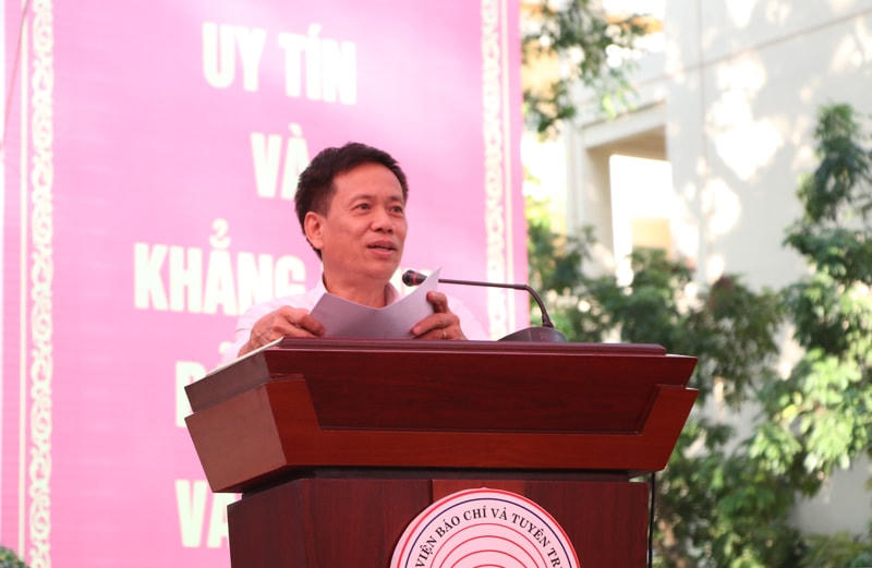 TS. Lưu Hồng Minh – Nguyên trưởng khoa Xã hội học – Học viện Báo chí và Tuyên truyền.