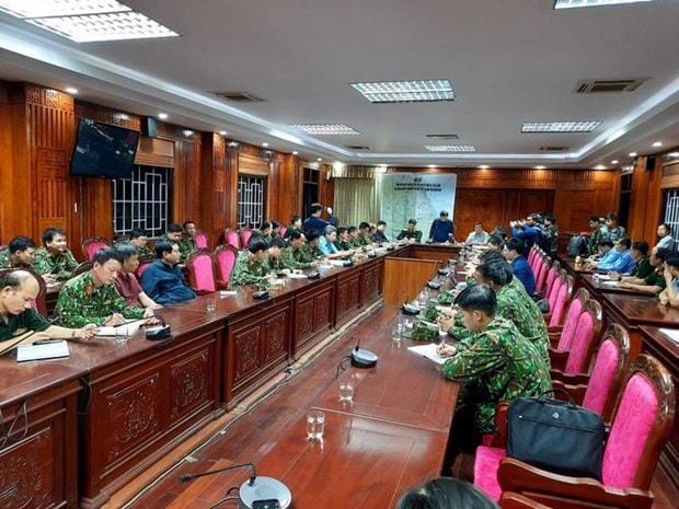 Cuộc họp về vụ sạt lở tại xã Trà Leng tối 28/10. (Ảnh: Tienphong.vn).