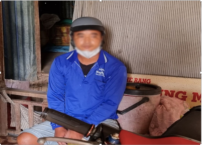 Tại thời điểm kiểm tra đối tượng Trần Văn Nhị đang soạn thuốc lá chuẩn bị đi giao.
