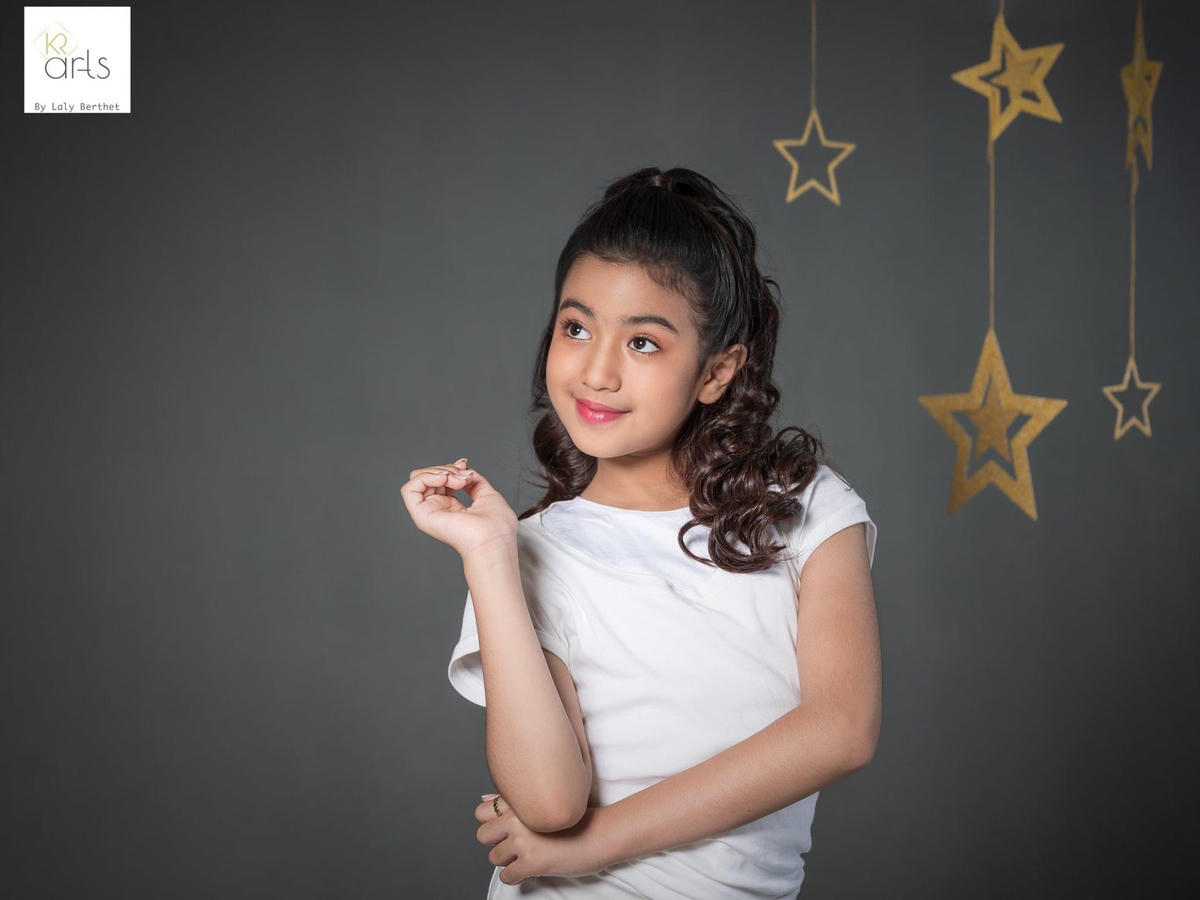 Giọng ca ngọt ngào của 'tiểu công chúa Campuchia' đốn tim dân mạng