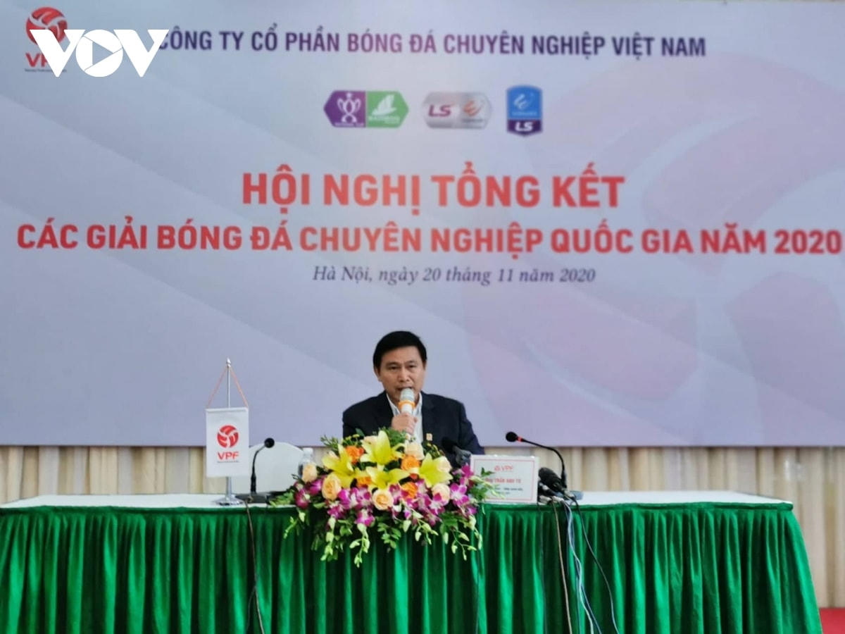 Ông Trần Anh Tú khẳng định V-League sẽ ưu tiên sử dụng các trọng tài nội trong tương lai.