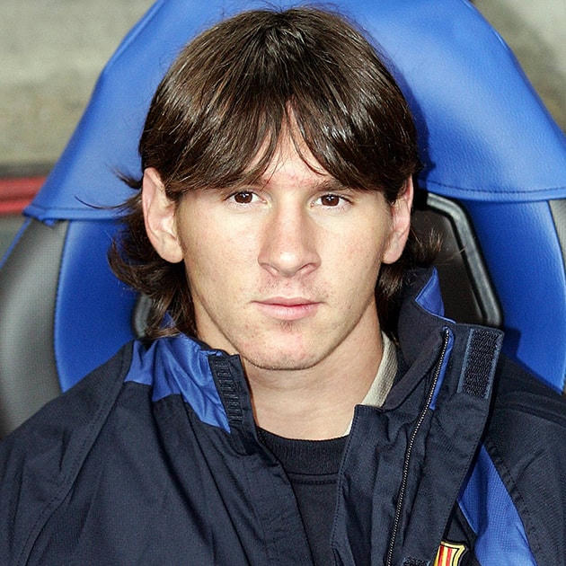 20 khoảnh khắc định nghĩa sự nghiệp vĩ đại của huyền thoại bóng đá Lionel Messi
