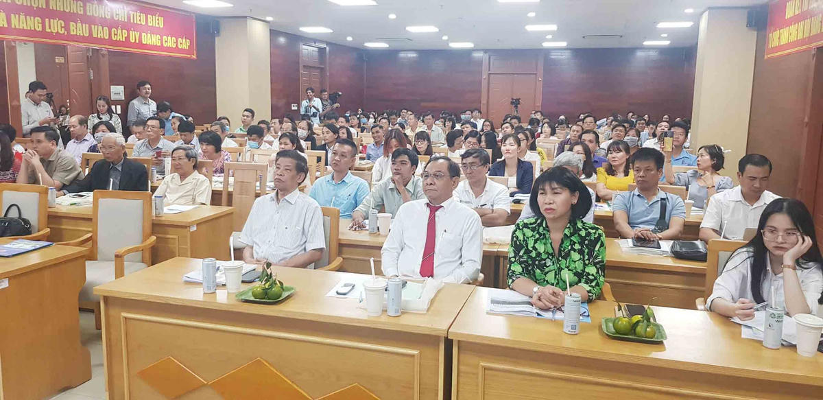 Hội thảo thu hút sự tham gia của các nhà khoa học và trên 100 doanh nghiệp sản xuất và tiêu thụ bao bì nhựa phân hủy sinh học.