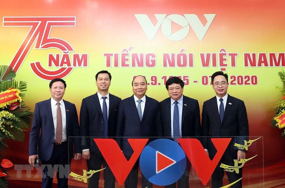 Prime Minister Nguyen Xuan Phuc and delegates attend the 75th anniversary of the establishment of the Voice of Vietnam (September 7, 1945-7 September 2020). (Photo: Thong Nhat / VNA).