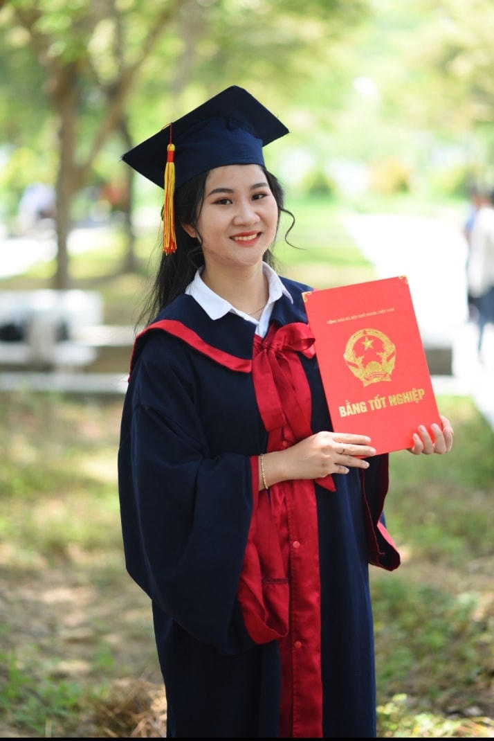 Em Đồng Thị Vy chia sẻ mong muốn được phục vụ quân nhân lâu dài.