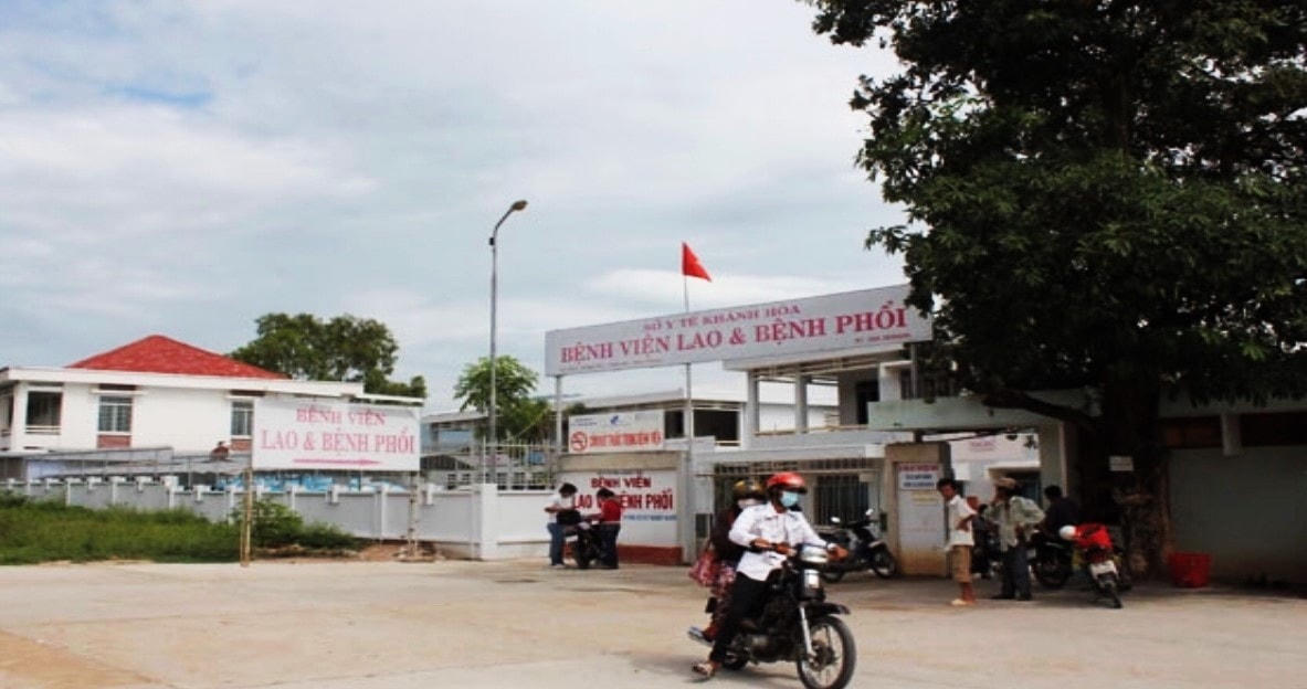 Bệnh viện Lao và bệnh phổi tỉnh Khánh Hòa được thiết lập thành bệnh viện dã chiến điều trị Covid-19.