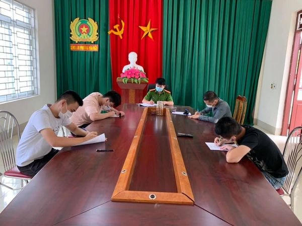 Cả 4 người bị đề nghị xử phạt số tiền 60 triệu đồng.