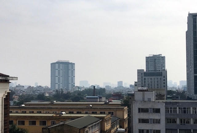 Chất lượng không khí ở Hà Nội chạm ngưỡng xấu trong ngày hôm nay.  