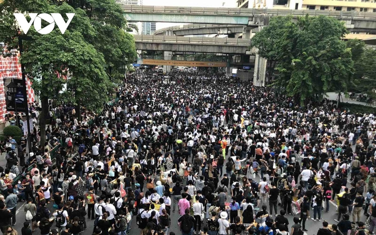 Quang cảnh biểu tình ngay 15/10 tai Bangkok, Thái Lan.  