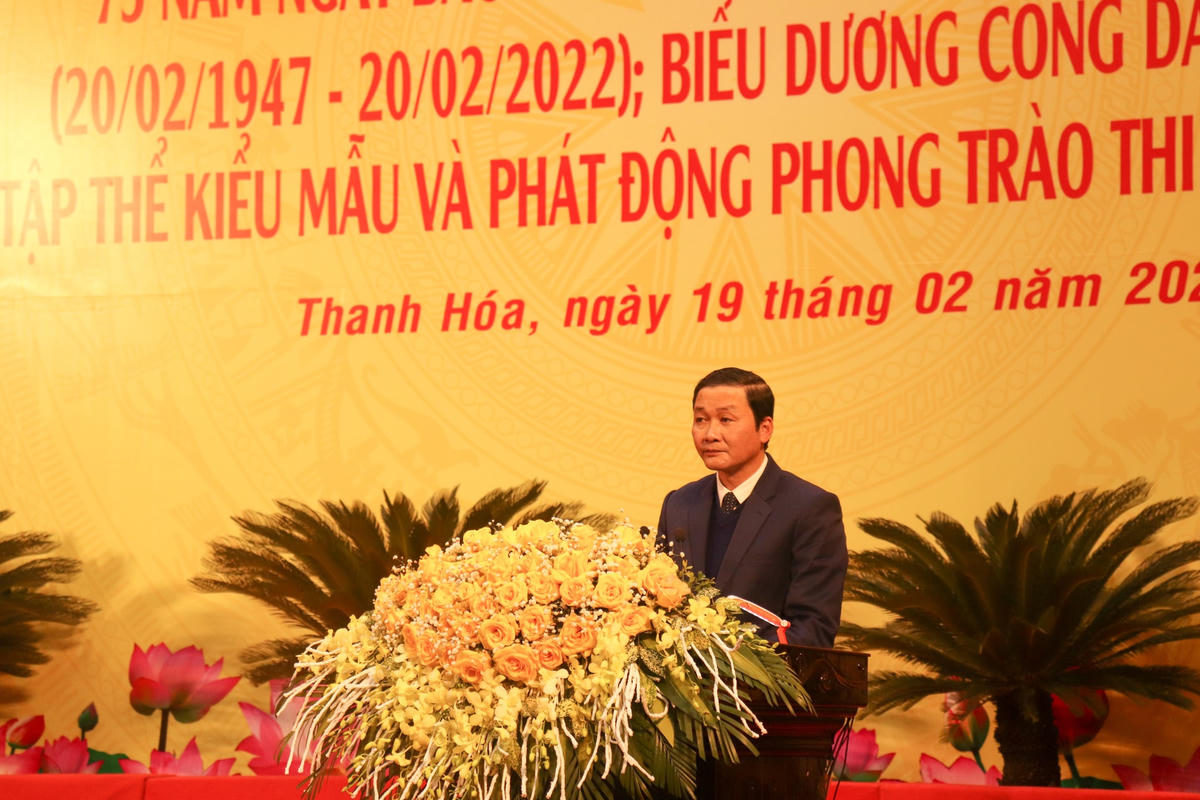 Chủ tịch UBND tỉnh Đỗ Minh Tuấn phát động phong trào thi đua năm 2022.