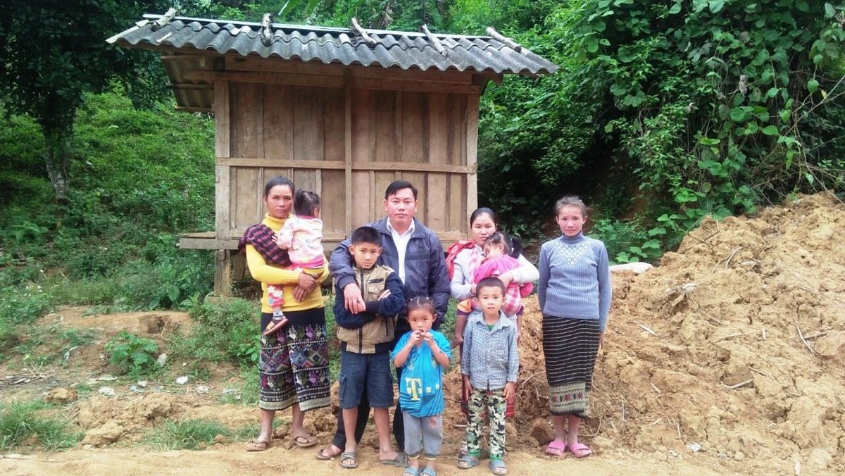 Thường xuyên thăm hỏi, động viên người dân cũng là cách Dia làm tốt công công việc của mặt trận.