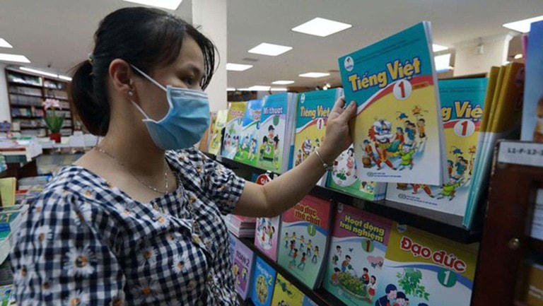 Bộ GDĐT đã quyết định điều chỉnh nhiều nội dung trong sách giáo khoa Tiếng Việt lớp 1 của bộ sách Cánh Diều. Ảnh: Ngọc Dương.