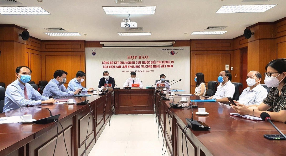 Toàn cảnh họp báo trực tuyến công bố kết quả nghiên cứu thuốc điều trị Covid-19.