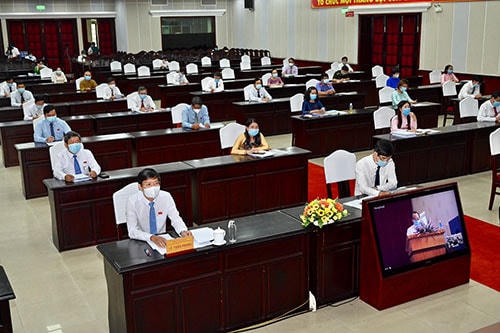 Các đại biểu tham dự kỳ họp.