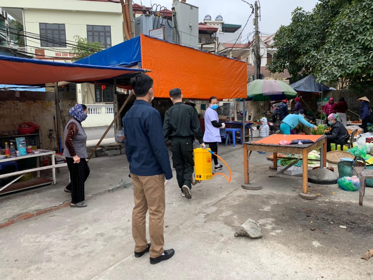 TP sẽ thực hiện các biện pháp mạnh để ngăn chặn việc vẫn tập trung đông người ngồi tại các quán ăn, uống tập trung và các chợ cóc trên địa bàn các phường