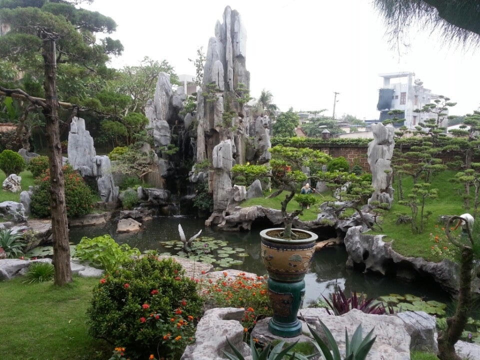 Khu tiểu cảnh phía trong quán Cafe Cát Tường, nơi xảy ra sự cố.