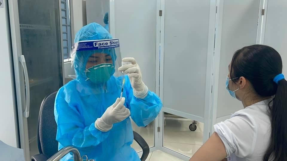 Người dân cần tiêm vaccine ở những địa chỉ tiêm chủng tin cậy.