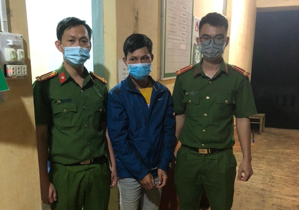Công an xã Đắk Ha, huyện Đắk Glong phát hiện, bắt giữ 1 đối tượng truy nã