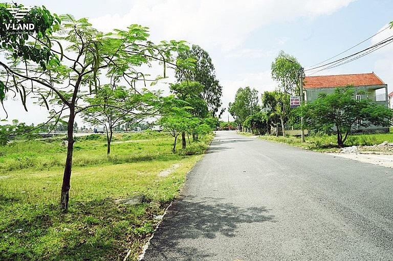 Nhiều nhà đầu tư ôm đất nền thời điểm nóng sốt đầu năm bắt đầu rao bán do áp lực tài chính