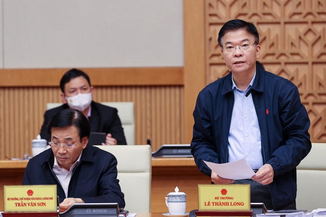 Bộ trưởng Bộ Tư pháp Lê Thành Long phát biểu tại phiên họp. Ảnh: VGP/Nhật Bắc.