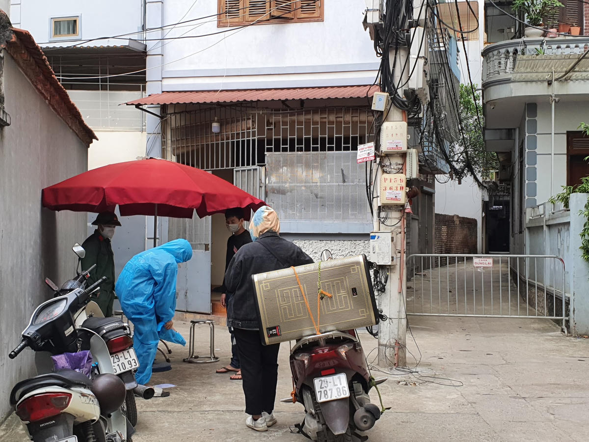 Khu vực phong tỏa hiện đang có khoảng 2 vạn dân.