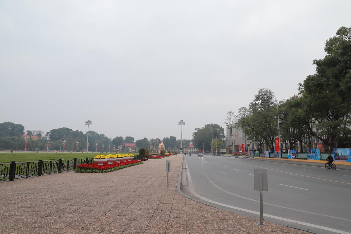 Ngắm Hà Nội bình yên trong ngày đầu năm mới