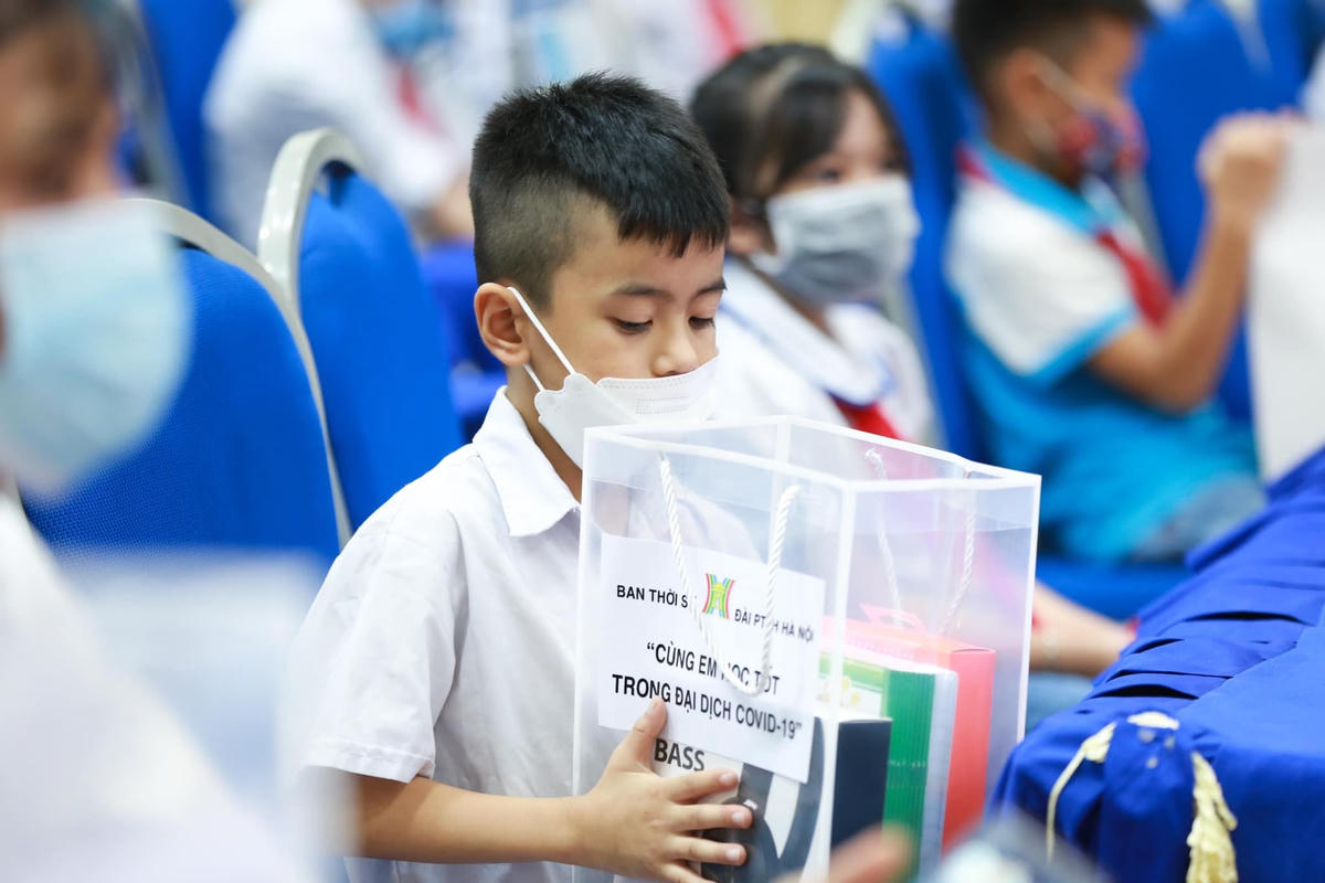 Chương trình cùng em học tốt trong đại dịch Covid-19: Tiếp sức cho các em tới trường