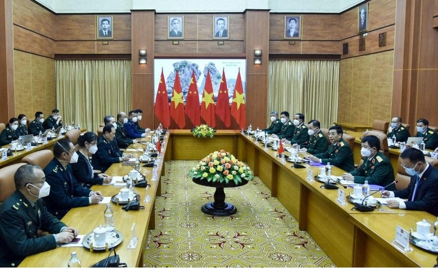 Bộ trưởng Bộ Quốc phòng Phan Văn Giang hội đàm với Bộ trưởng Bộ Quốc phòng Ngụy Phượng Hòa.