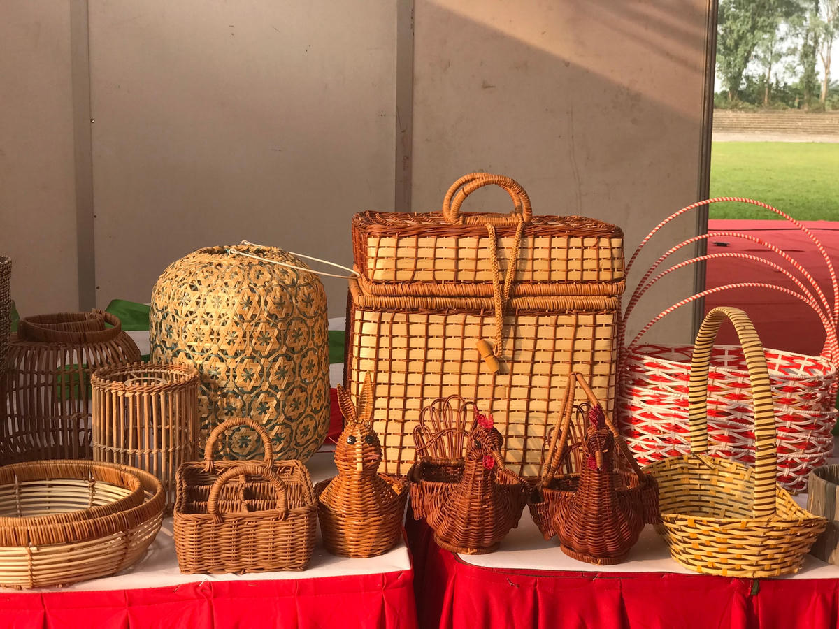 Các sản phẩm mây tre đan tham gia triển lãm.
