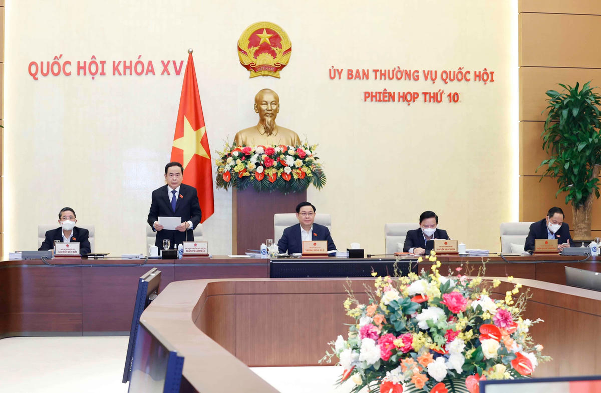 Quang cảnh phiên họp Ủy ban Thường vụ Quốc hội sáng 21/4.