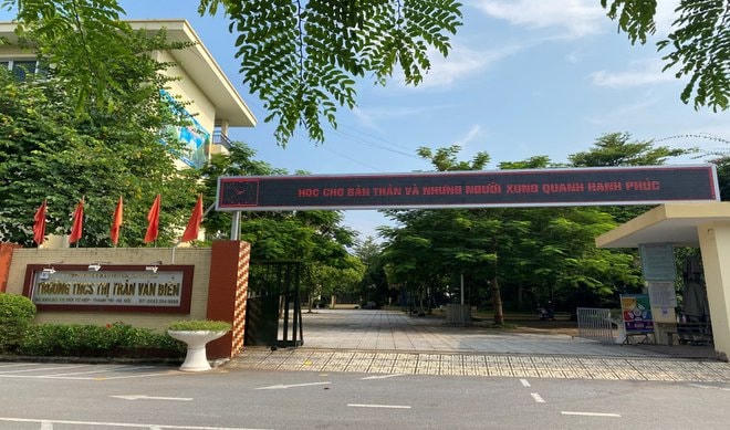 Trường THCS Thị trấn Văn Điển.