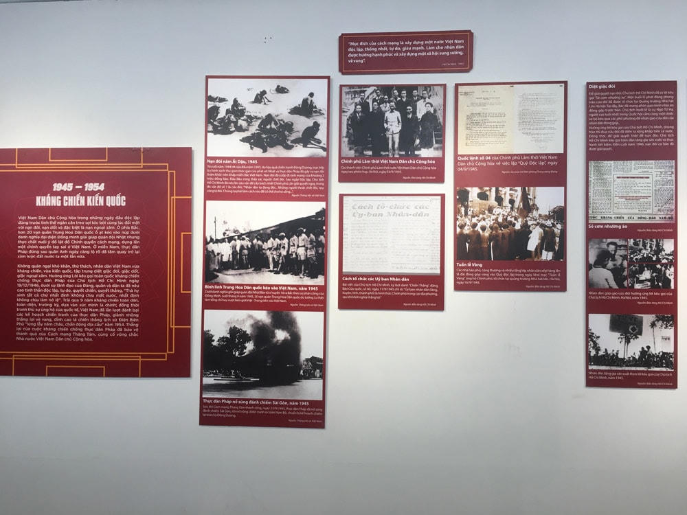vài hình ảnh trưng bày thời kỳ 1945-1954.