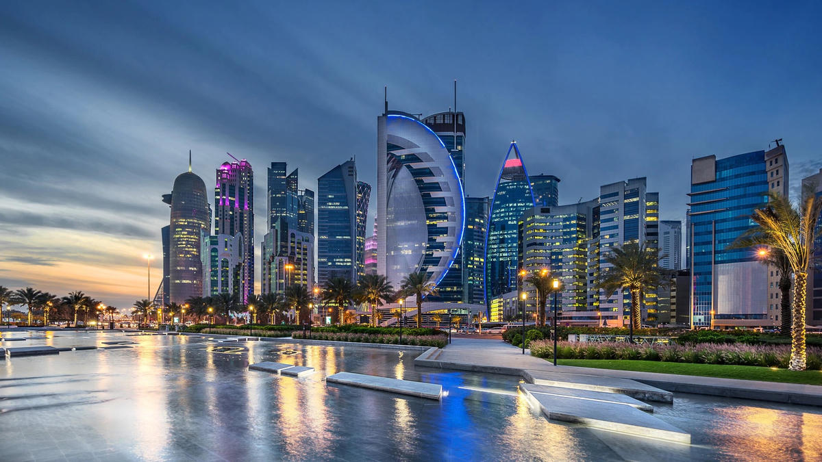 Doha - thủ đô của Qatar giàu có. Ảnh: World Atlas.