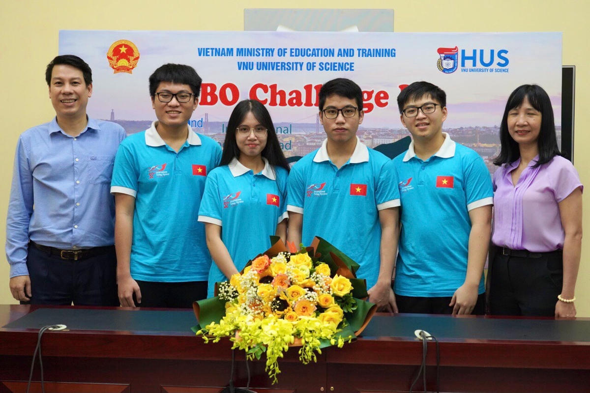 Đoàn học sinh Việt Nam dự Olympic Sinh học quốc tế 2021.